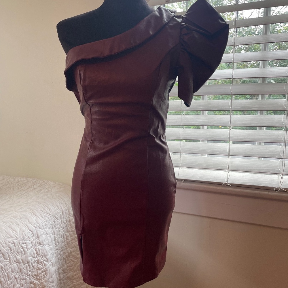 One shoulder dress- leather like and perfect for fall!